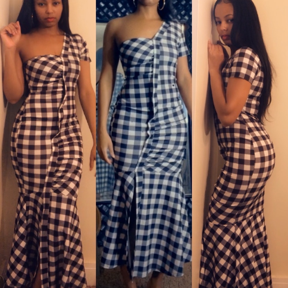 Black and white dress very form fitting 😍